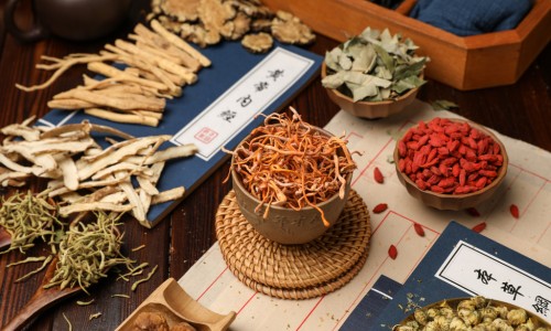 以岭药业生产的莲花清瘟胶囊作用与-【以岭连花清瘟胶囊说明书】连花清瘟胶囊以岭和连花有区别吗 - 以岭莲花清瘟胶囊说明书网